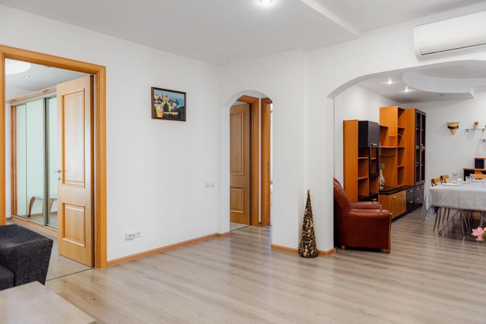 Heart Of Downtown 3 Rooms Apartment Self Check In Βουκουρέστι Εξωτερικό φωτογραφία